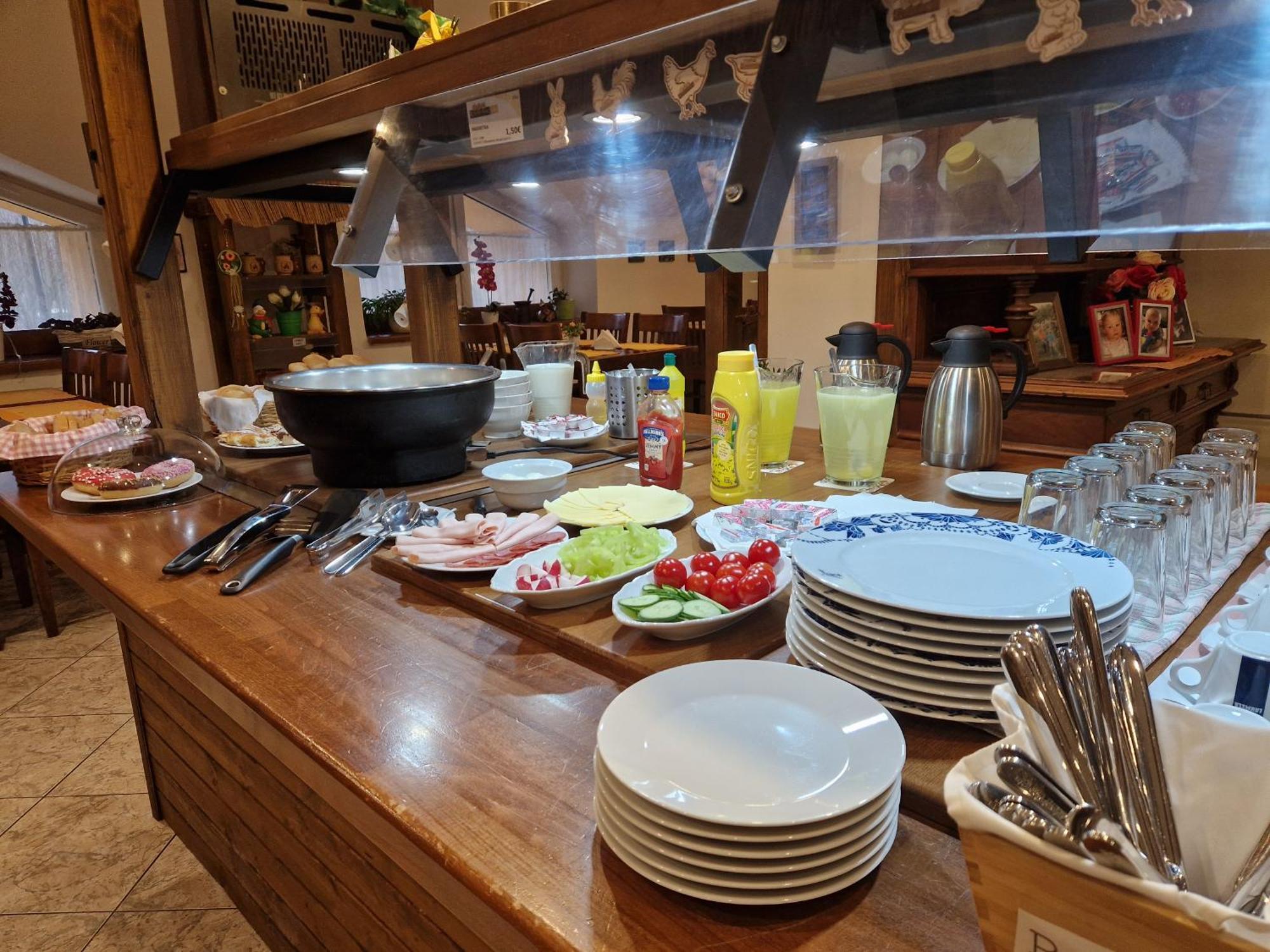 Pri Piecke Penzion A Restauracia Staré Hory Eksteriør billede